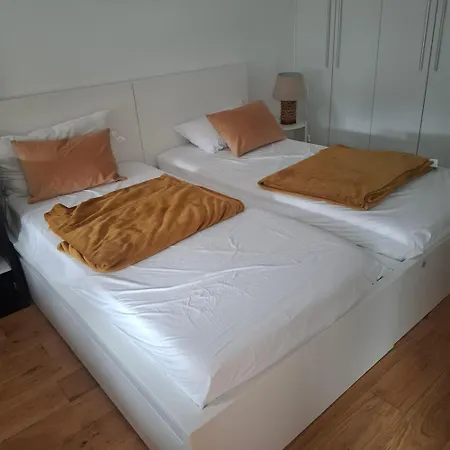 Apartment Modern 2bdr Close To Airport And Coast *