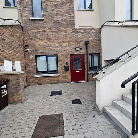 Apartment Modern 2bdr Close To Airport And Coast